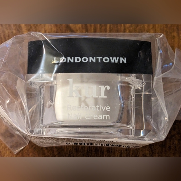 Restorative Nail Cream - Picture 2 of 8